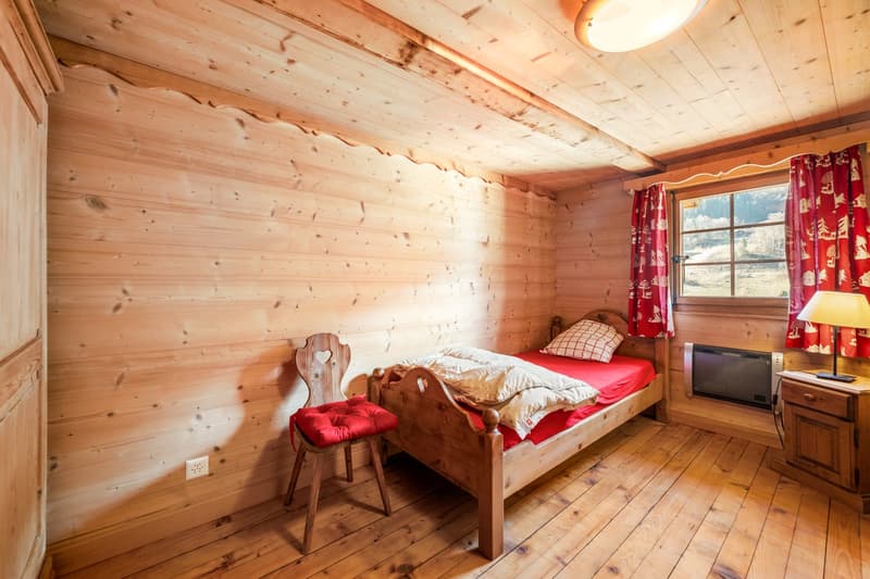 Exclusivity: Magnificent authentic chalet with great potential (18)