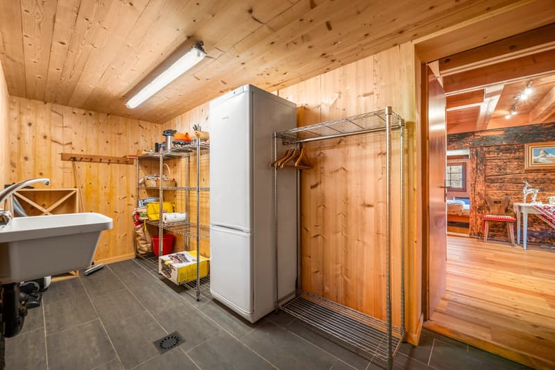 Exclusivity: Magnificent authentic chalet with great potential (16)