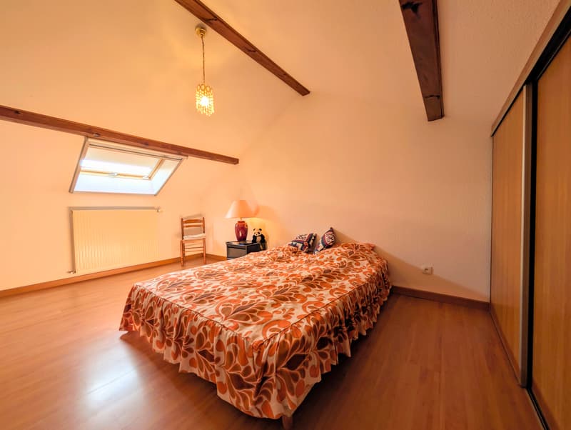 À Vendre : Spacieuse Maison Familiale de 193 m² à Saint-Jean-de-Gonville (12)