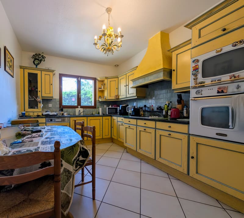À Vendre : Spacieuse Maison Familiale de 193 m² à Saint-Jean-de-Gonville (6)