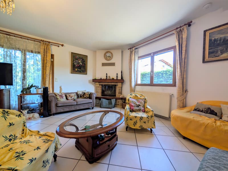 À Vendre : Spacieuse Maison Familiale de 193 m² à Saint-Jean-de-Gonville (5)
