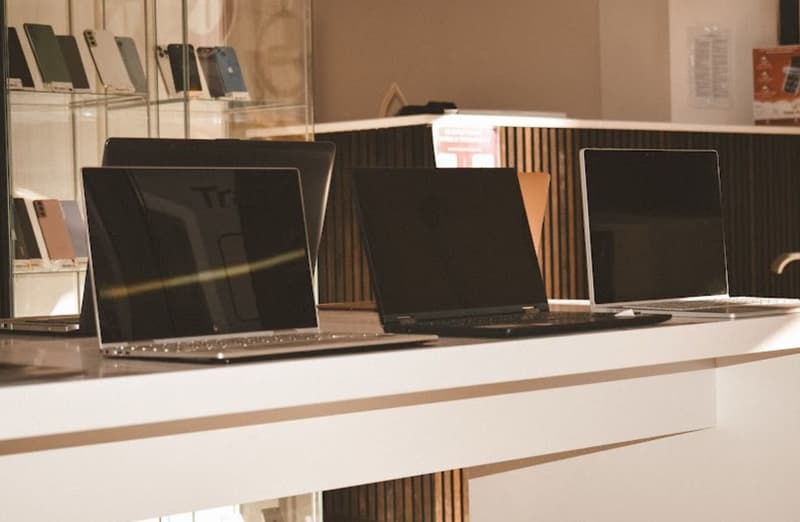 For Sale: Computer and High-Tech Business Ferney-Voltaire (70 m²) (7)
