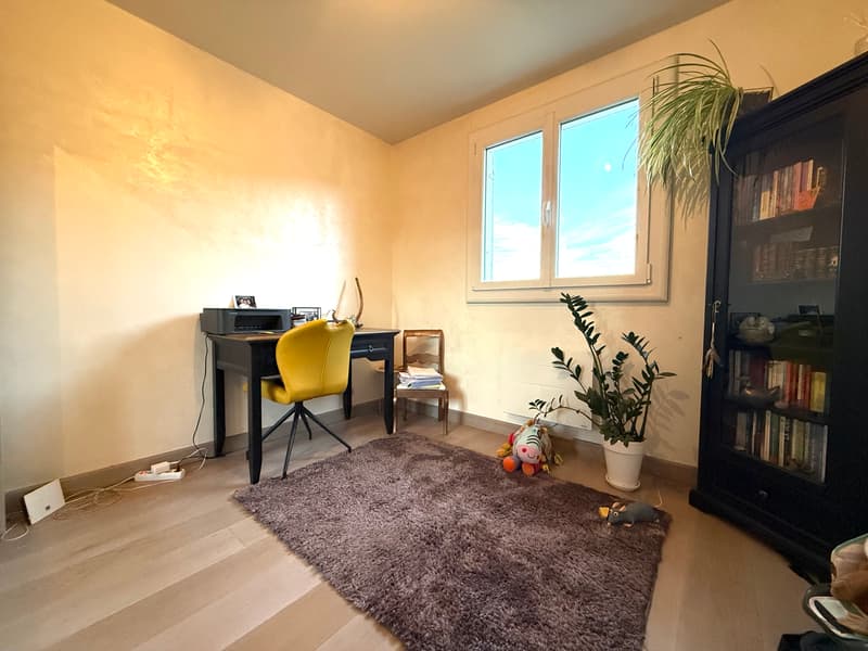 Magnificent 4-room apartment of 83m2 at the foot of the tramway (11)