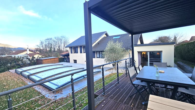 Maison de 179m2 utile + sous-sol + piscine + carport (2)