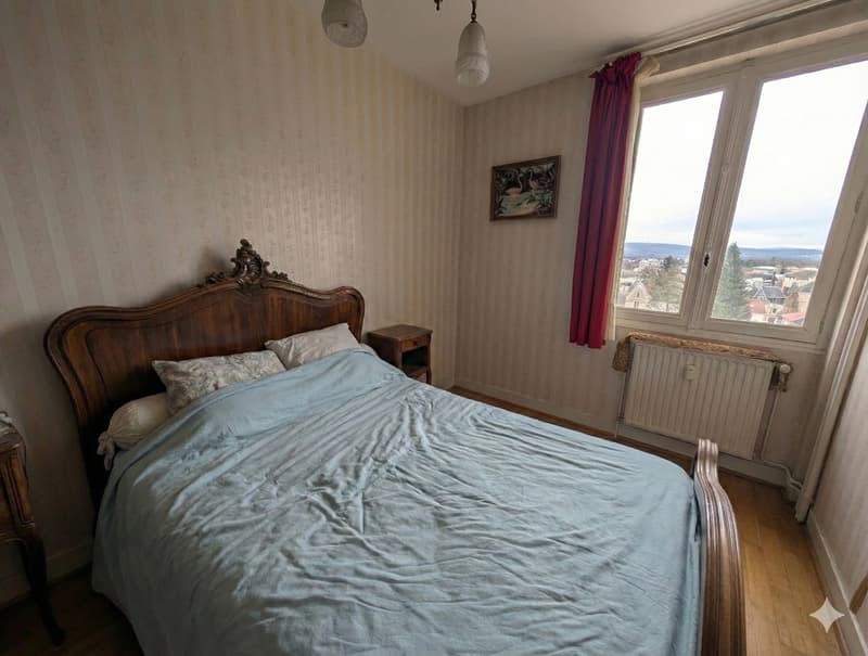 Exclusivity - Bright 4-room apartment with garage, balconies, and outbuildings - High-standard residence (7)