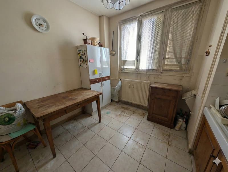 Exclusivity - Bright 4-room apartment with garage, balconies, and outbuildings - High-standard residence (6)