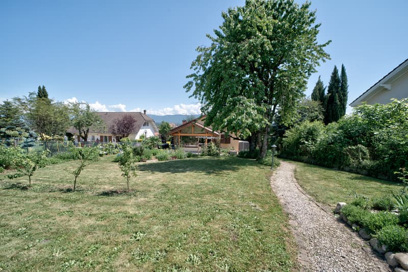 Casa indipendente, T5 di 120m2 utile + seminterrato e garage, terreno 772m2 (5)