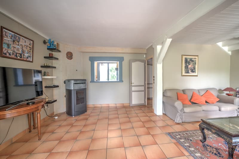 Casa indipendente, T5 di 120m2 utile + seminterrato e garage, terreno 772m2 (10)