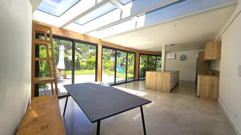Divonne, renovierte Gessienne-Ferme, RDJ von 225m2, Typ 6 (7)