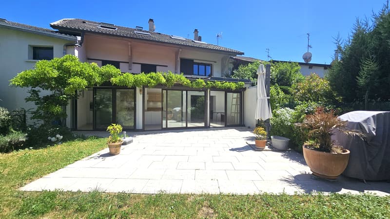 Divonne, renovierte Gessienne-Ferme, RDJ von 225m2, Typ 6 (4)