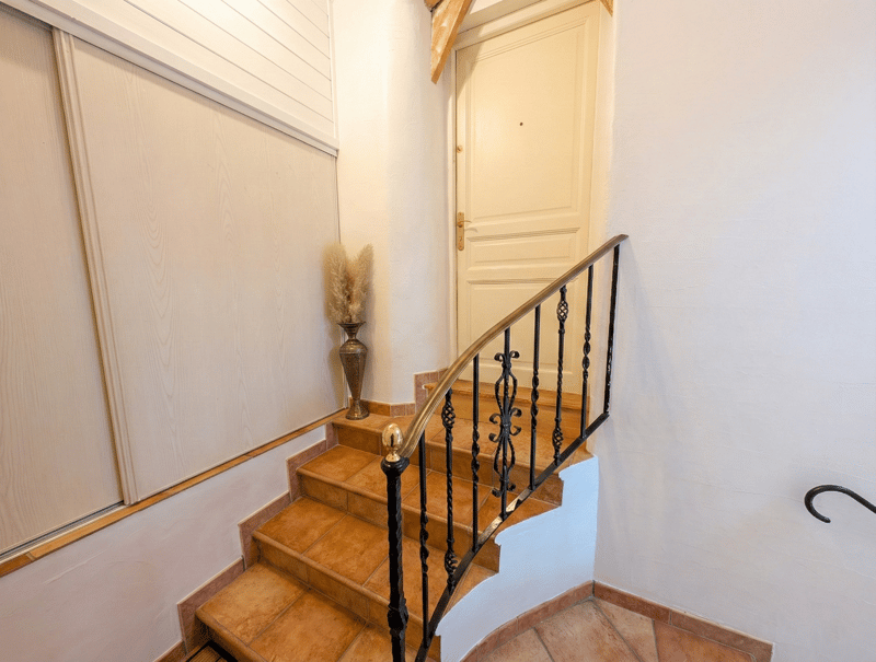 Appartement T1 bis avec place de parking   Péron (2)