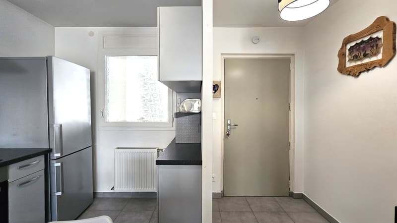 Saint-Genis-Pouilly centre T3 de 71 m² avec balcon et garage (8)