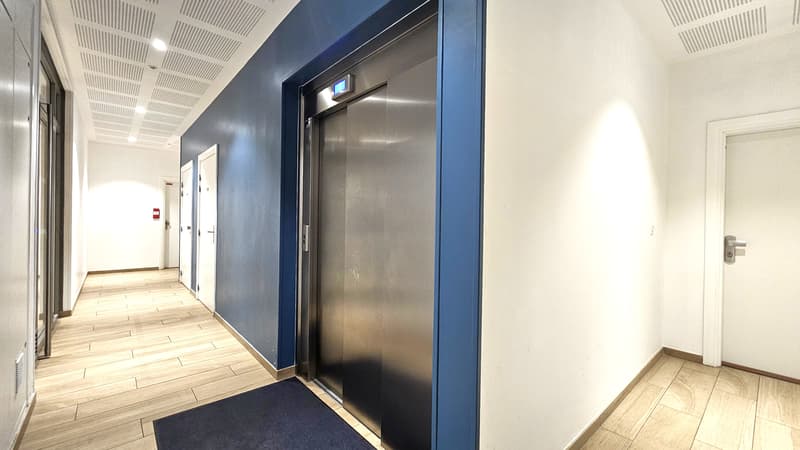 Studio récent et lumineux avec balcon Clichy centre (10)