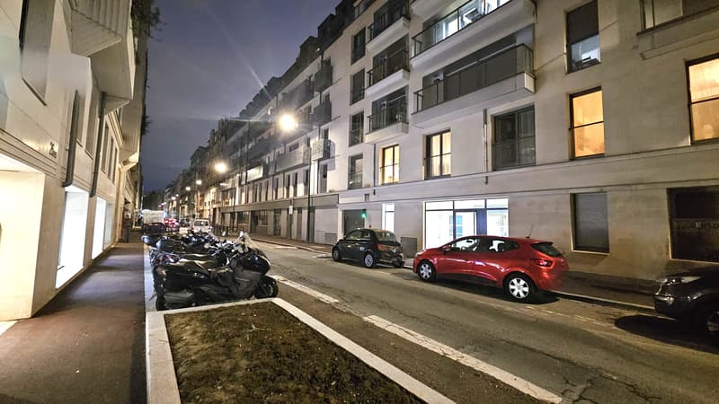 Studio récent et lumineux avec balcon Clichy centre (11)