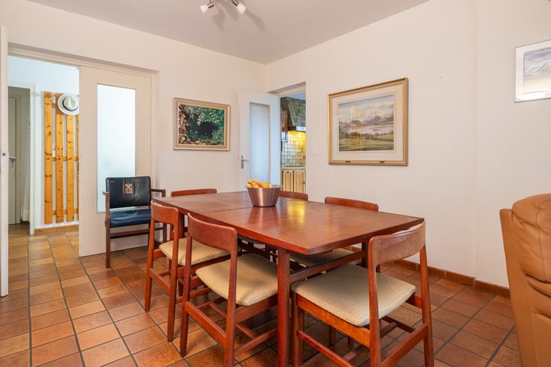 À VENDRE : Maison familiale 200 m² avec vue sur les montagnes et piscine (5)