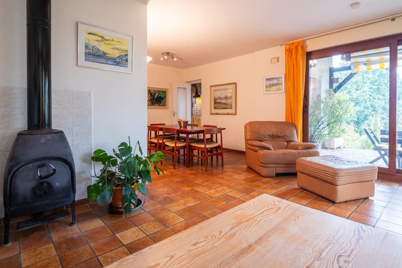 À VENDRE : Maison familiale 200 m² avec vue sur les montagnes et piscine (6)