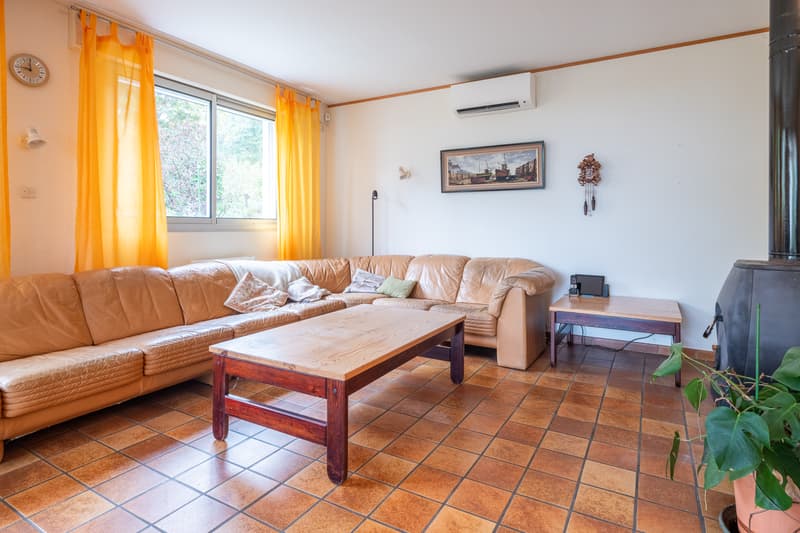 À VENDRE : Maison familiale 200 m² avec vue sur les montagnes et piscine (3)