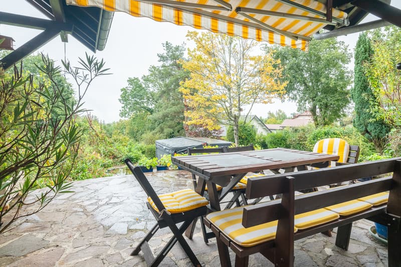À VENDRE : Maison familiale 200 m² avec vue sur les montagnes et piscine (11)