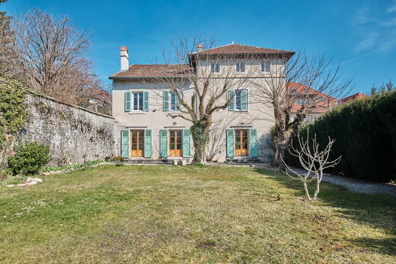 À Vendre : Ensemble Immobilier de 10 Pièces Cachet Rare & Volumes Exceptionnels (1)