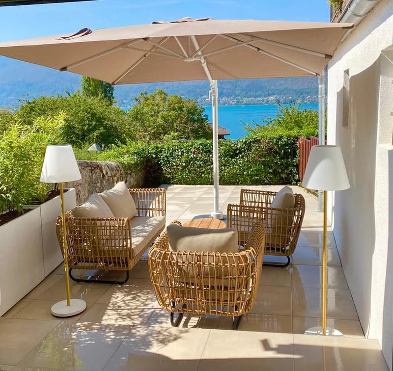 Appartement refait à neuf avec grande terrasse vue lac !!! (2)