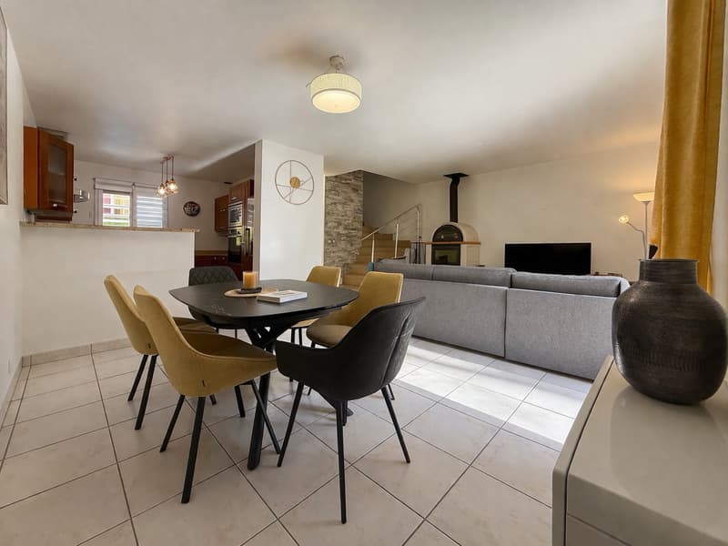 Maison familiale 5 pièces 105 m² Carrez Grande terrasse, garage aménagé, parking École à 5 min (3)