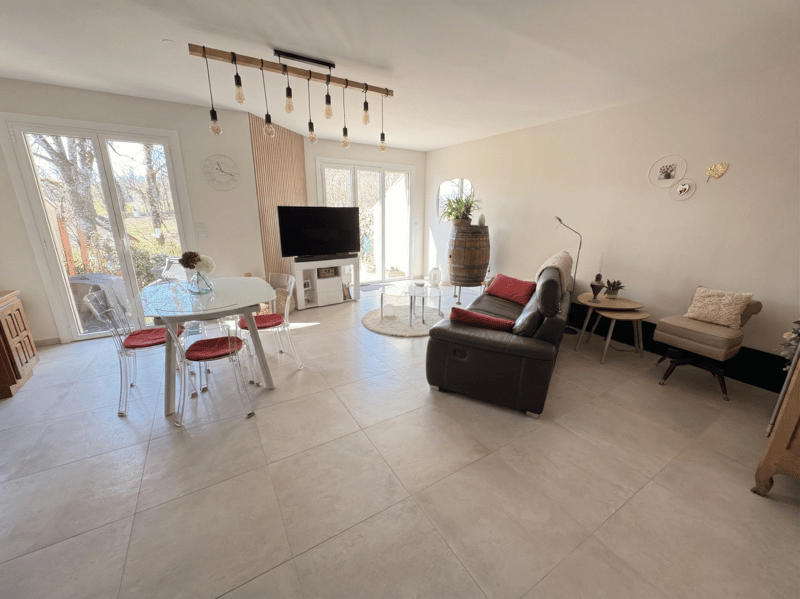 Villa Familiale T5 à Gex Volumes et Confort (3)