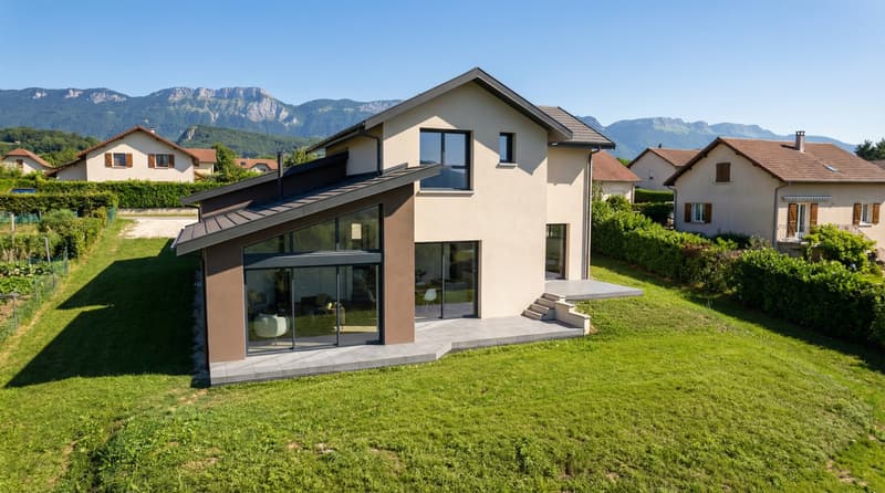Villa Contemporaine RE 2020 135 m² sur 712 m² PÉRON (1)