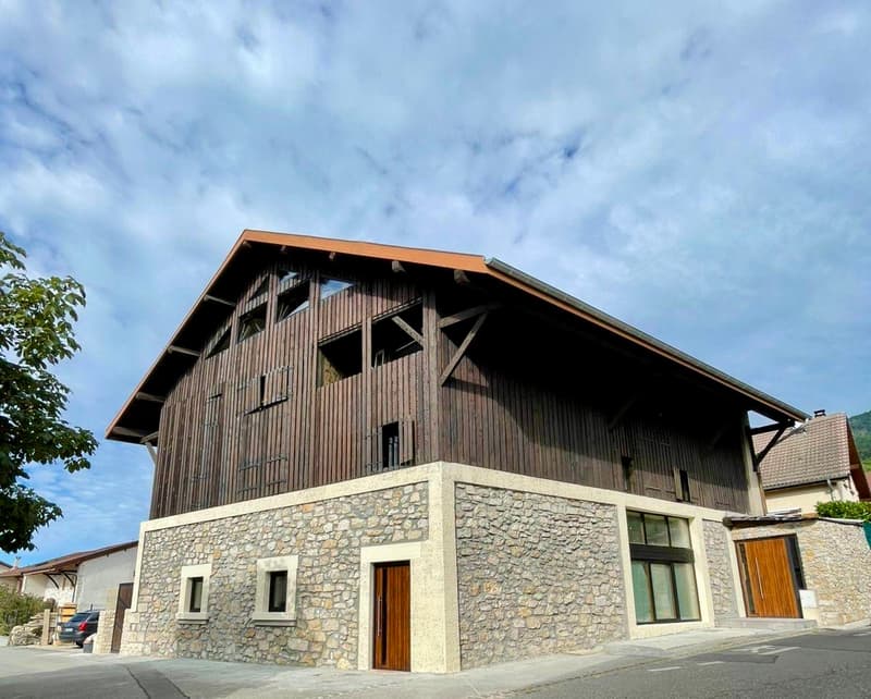 Maison dans une ferme rénovée à Crozet (2)