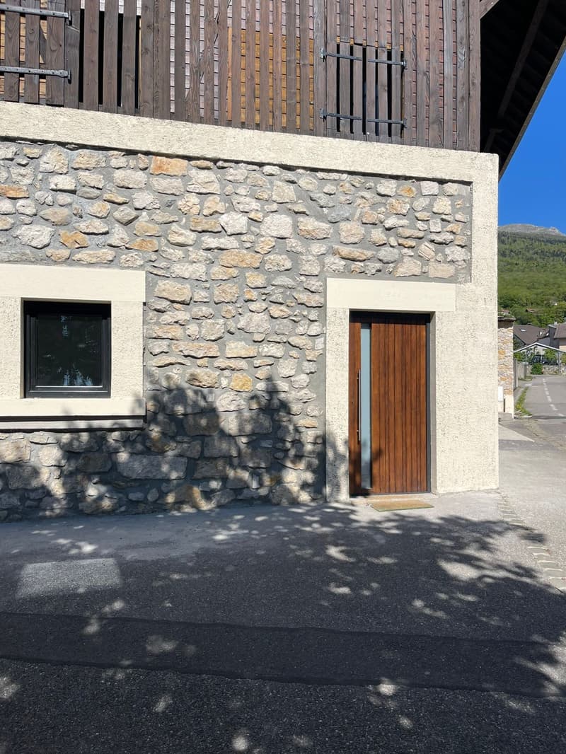 Maison dans une ferme rénovée à Crozet (1)