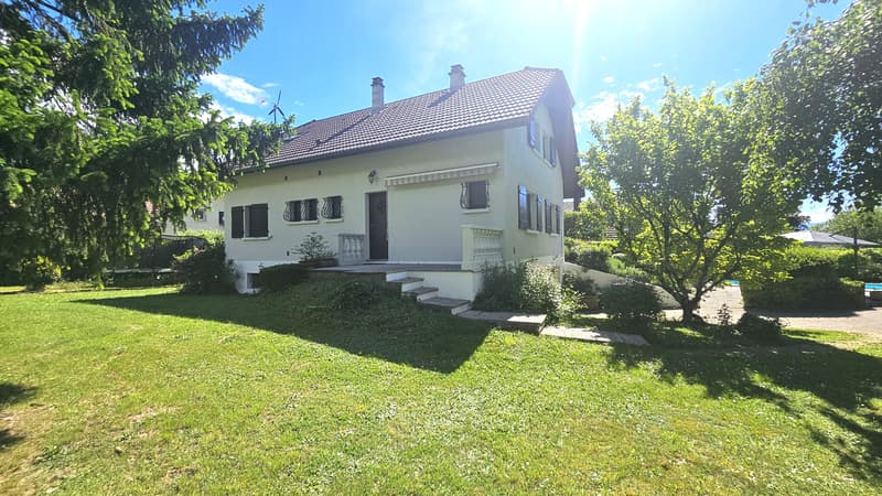 Maison de 187m2, sous-sol aménagé, garage, piscine à Sergy (4)