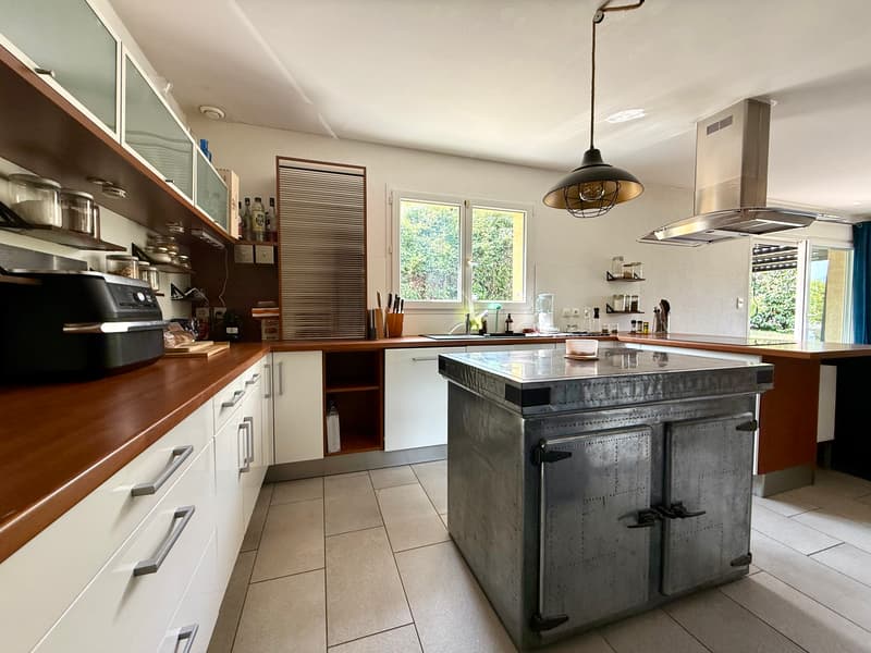 Magnifique maison individuelle de 185,84 m² sur un terrain plat de 853 m² à Valleiry (9)