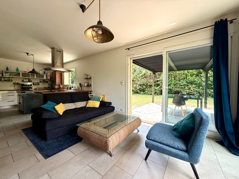 Magnifique maison individuelle de 185,84 m² sur un terrain plat de 853 m² à Valleiry (7)