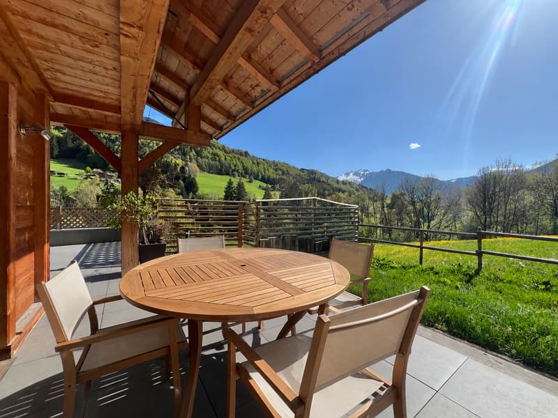 Magnifique chalet avec 110 m² de garages et vue panoramique sur les montagnes (13)