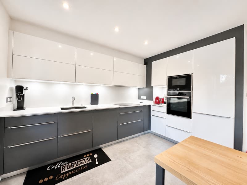 Appartement entièrement rénové de 80 m² Triangle d'Or d'Annecy (3)