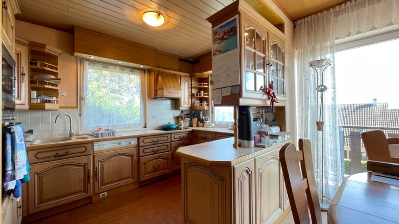 Maison d'Exception de 9 pièces avec Vue Panoramique et Piscine (12)