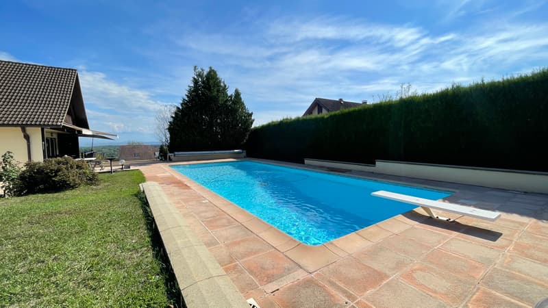 Maison d'Exception de 9 pièces avec Vue Panoramique et Piscine (2)