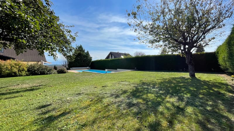 Maison d'Exception de 9 pièces avec Vue Panoramique et Piscine (10)