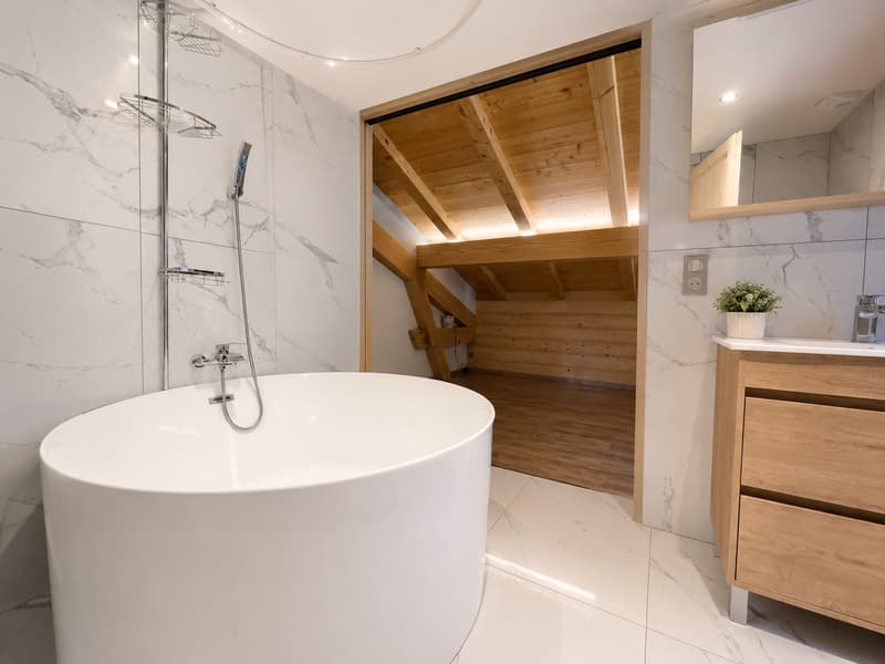 Magnifique chalet avec 110 m² de garages et vue panoramique sur les montagnes (8)
