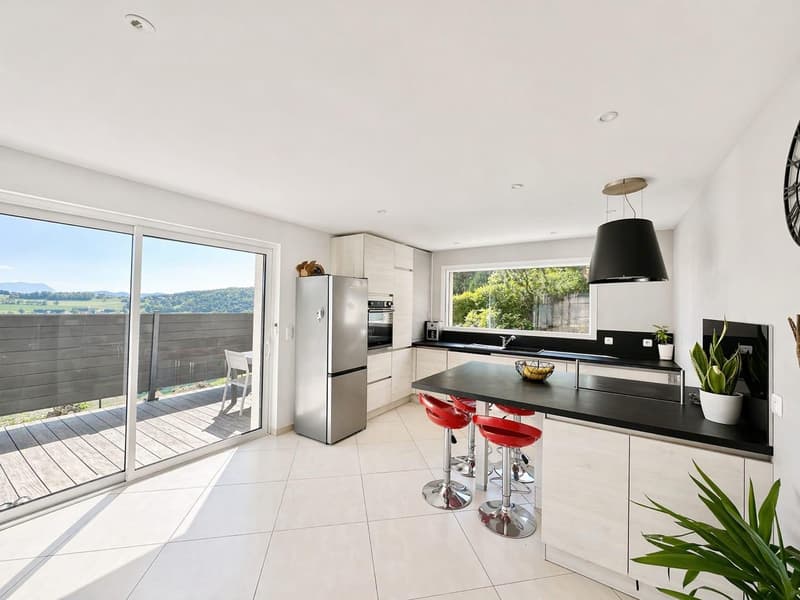 Villa contemporaine avec studio indépendant et vue magnifique!!! (3)