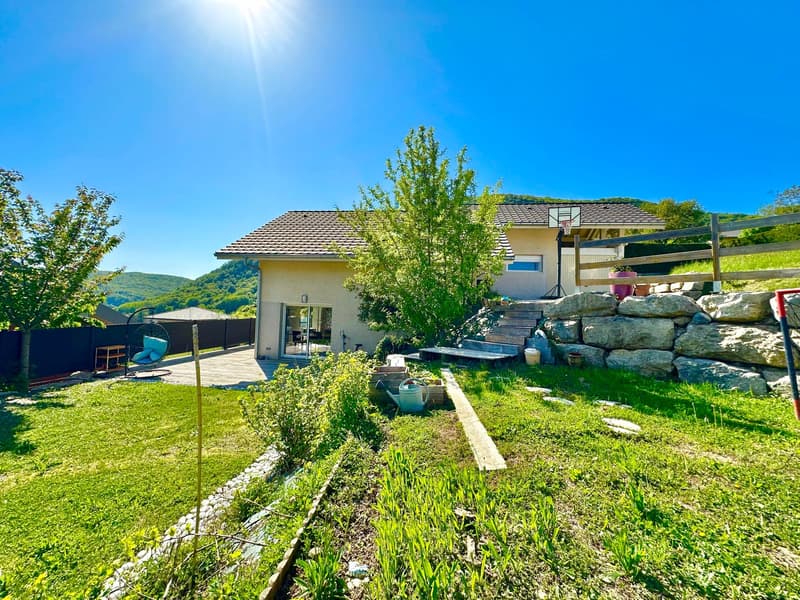 Villa contemporaine avec studio indépendant et vue magnifique!!! (5)