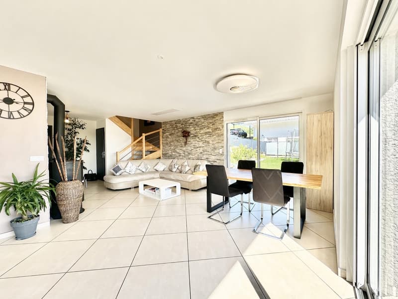 Villa contemporaine avec studio indépendant et vue magnifique!!! (2)