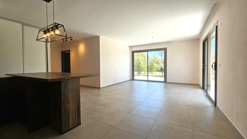 Divonne, 95m2, T4 de 2023, avec jardin/terrasse de 162m2 et 2 garages (6)
