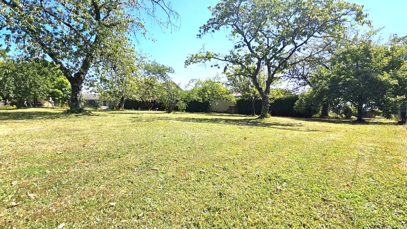 952m2 de terrain à bâtir pour 1 ou 2 maisons (5)
