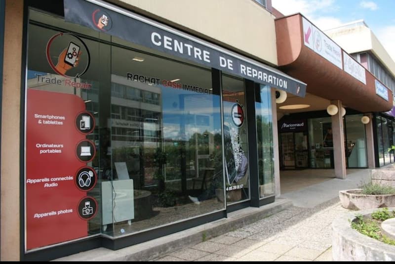 À VENDRE LOT DE 2 FONDS DE COMMERCE HIGH-TECH (3)