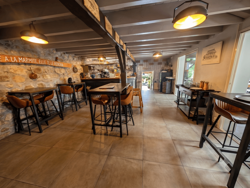 Restaurant   Bar   Traiteur -- Cadre guinguette bord d'étang -- 350 m² -- Grand Annecy (74) (13)