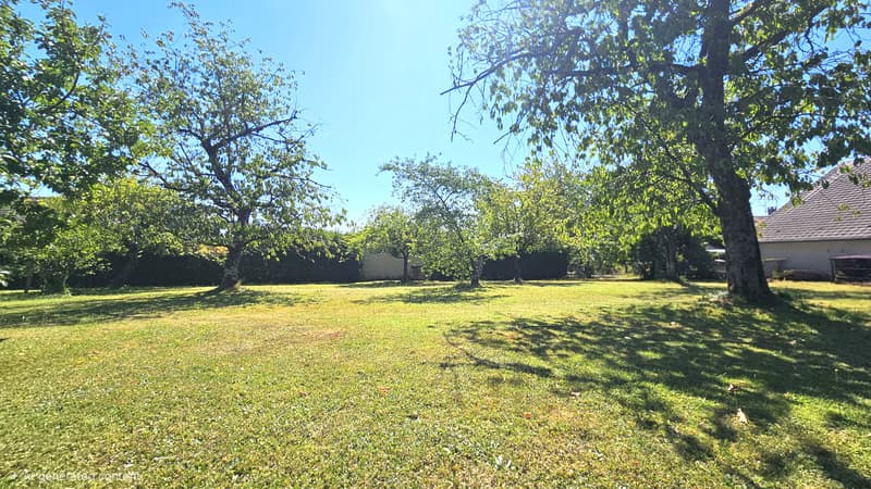 952m2 de terrain à bâtir pour 1 ou 2 maisons (2)
