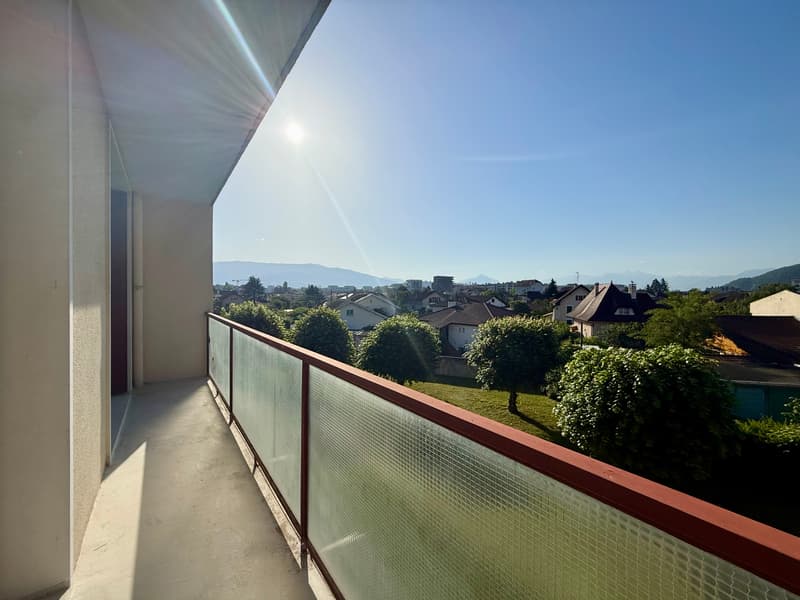 Idéal investisseur ou premier achat : Appartement F3 traversant avec balcon et loggia à Ambilly (4)