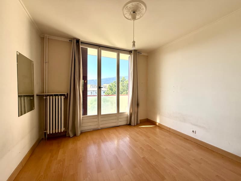 Idéal investisseur ou premier achat : Appartement F3 traversant avec balcon et loggia à Ambilly (8)