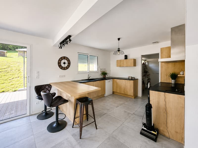 CHAVANNAZ   Maison familiale récente de 136 m² avec jardin de 1 200 m², vue dégagée et environnement privilégi (4)