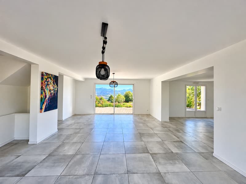 CHAVANNAZ   Maison familiale récente de 136 m² avec jardin de 1 200 m², vue dégagée et environnement privilégi (3)